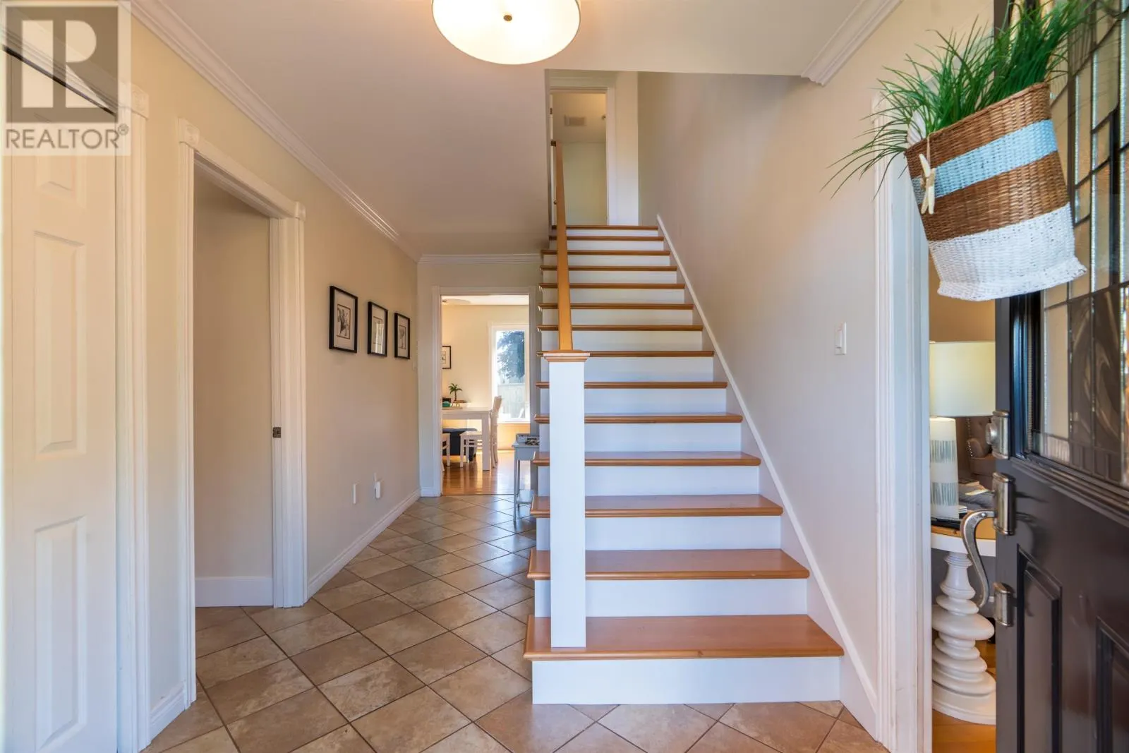 67 WARBURTON Drive