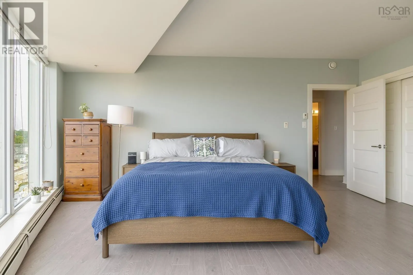 1006 15 Kings Wharf Place