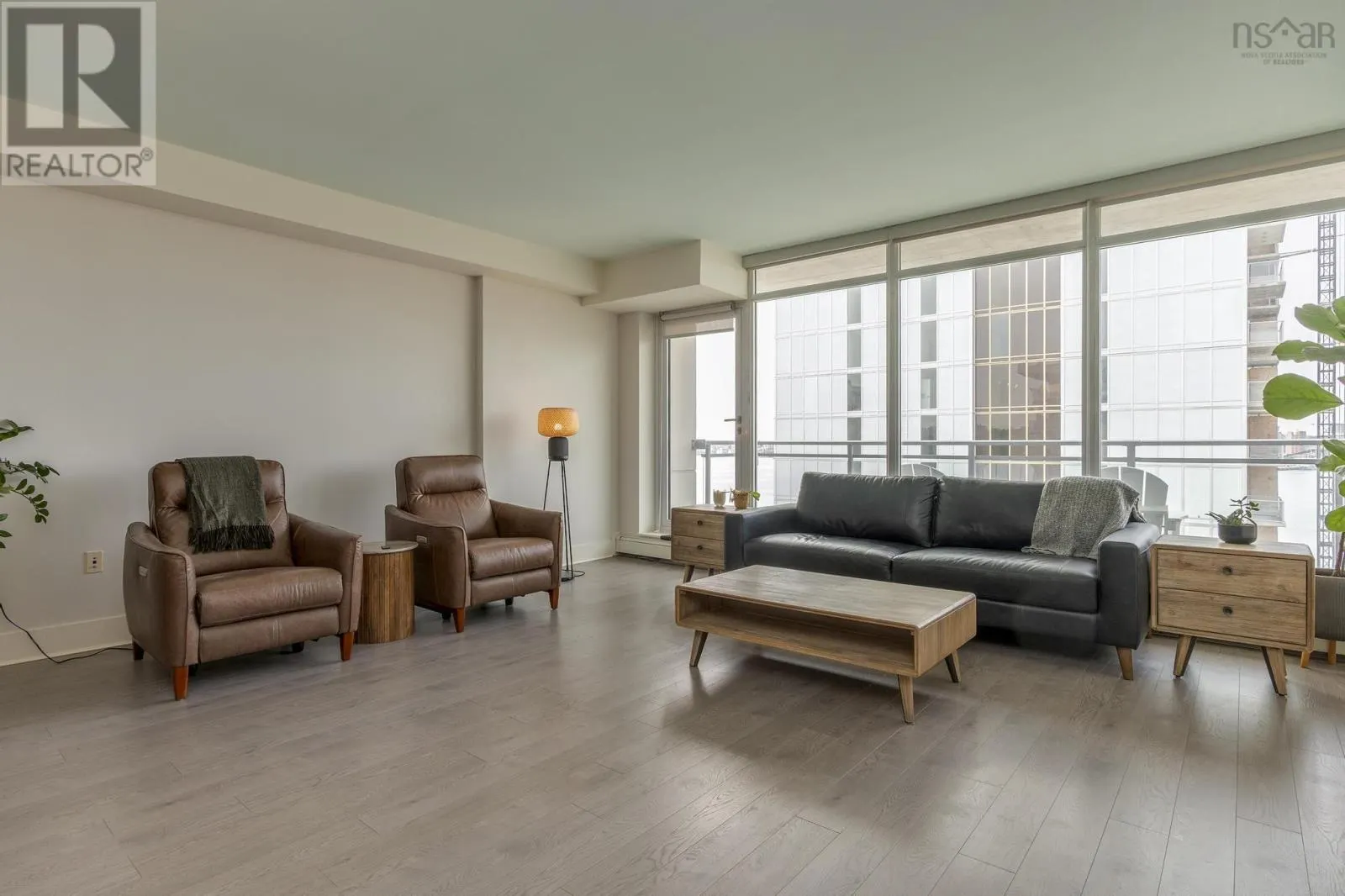 1006 15 Kings Wharf Place