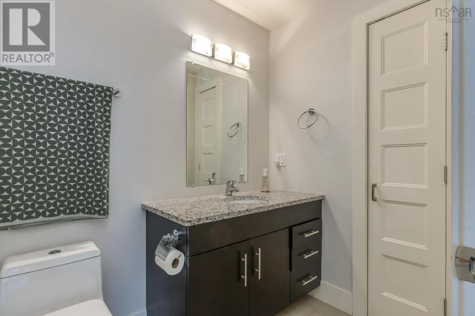 1006 15 Kings Wharf Place