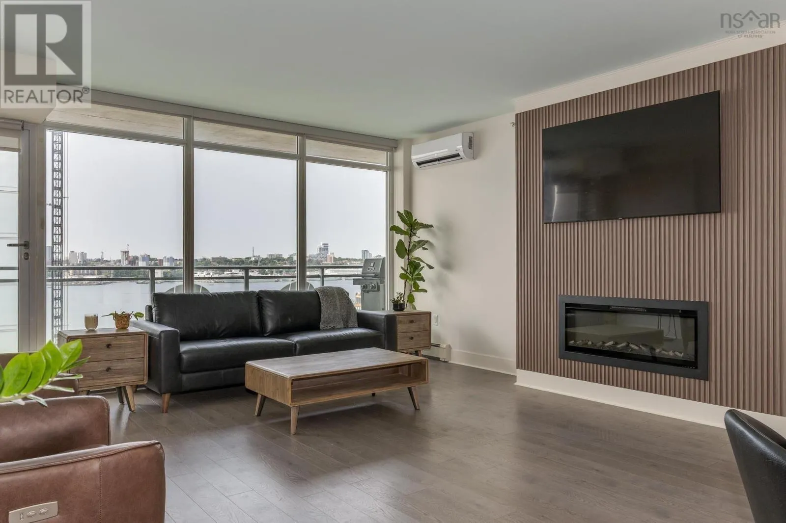 1006 15 Kings Wharf Place