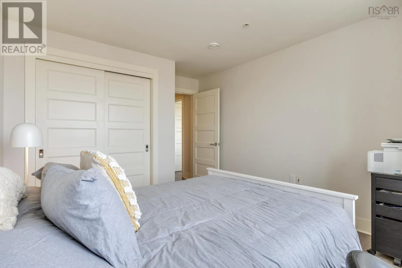 1006 15 Kings Wharf Place