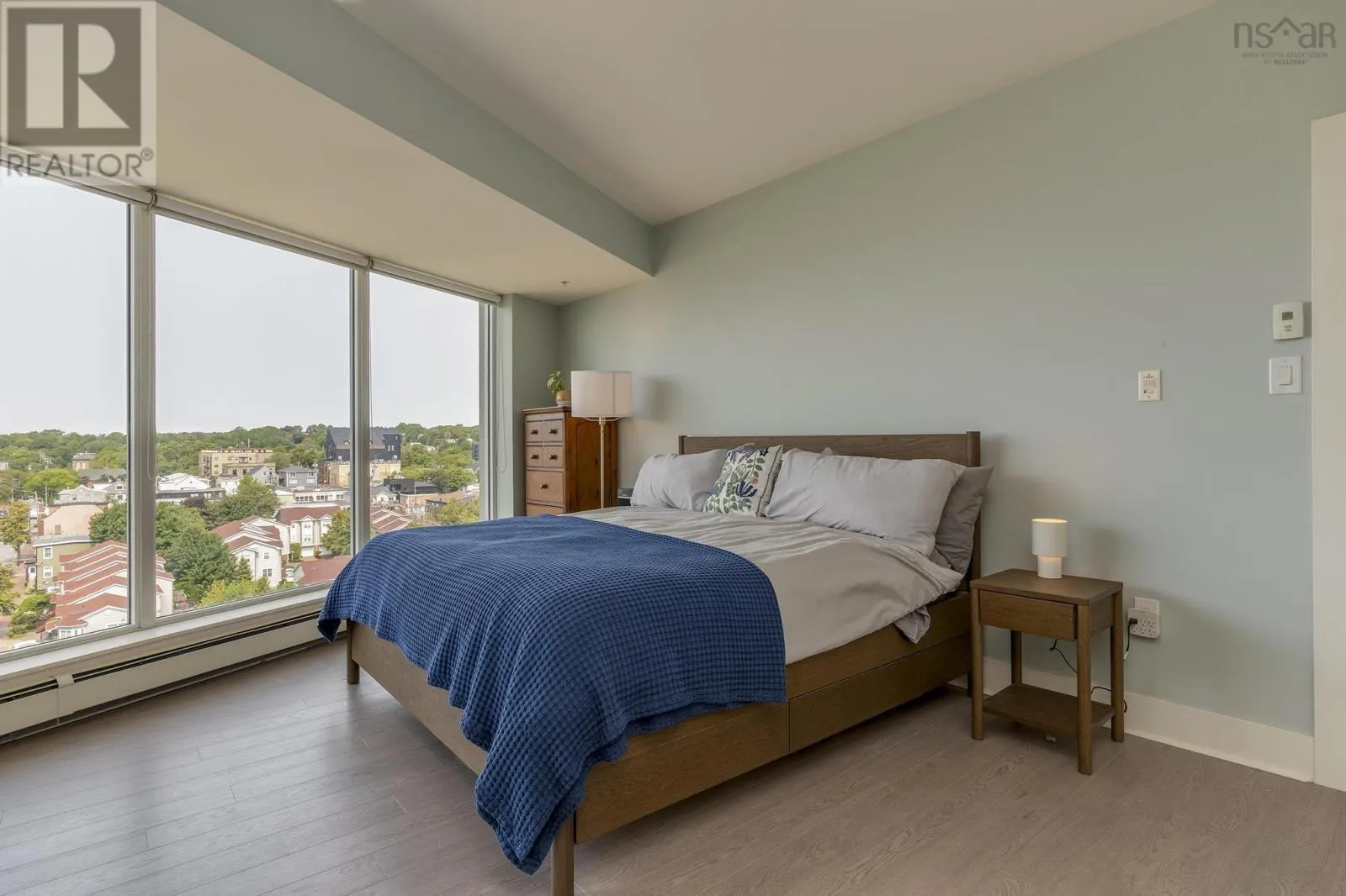 1006 15 Kings Wharf Place