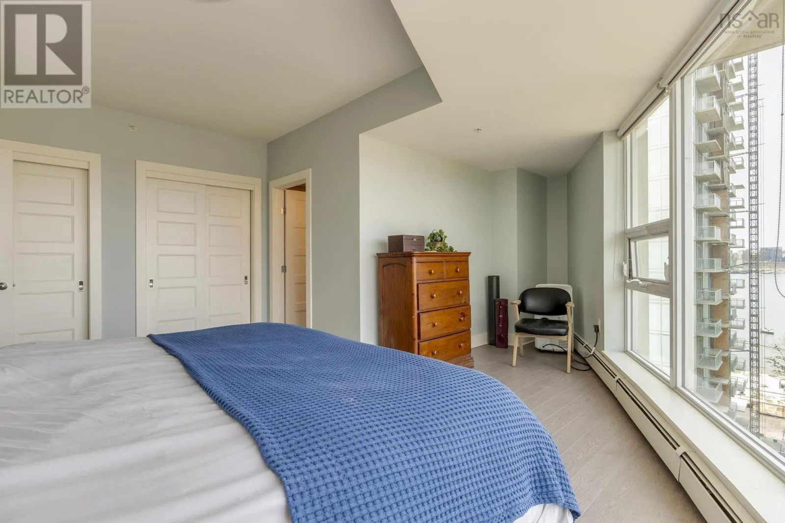 1006 15 Kings Wharf Place