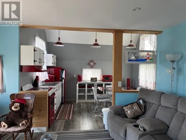 39 Summer Village Road