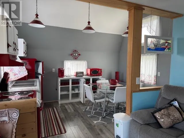 39 Summer Village Road
