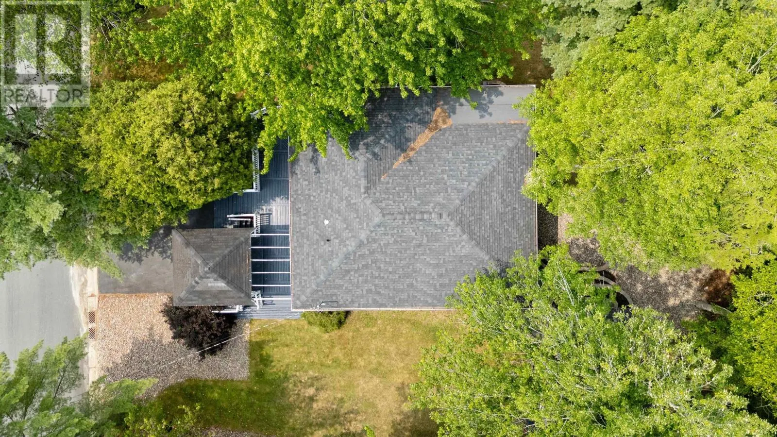 10 Howe Avenue