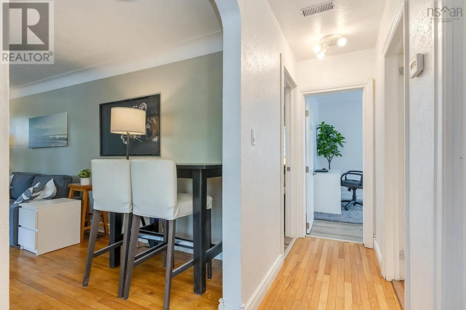 10 Howe Avenue