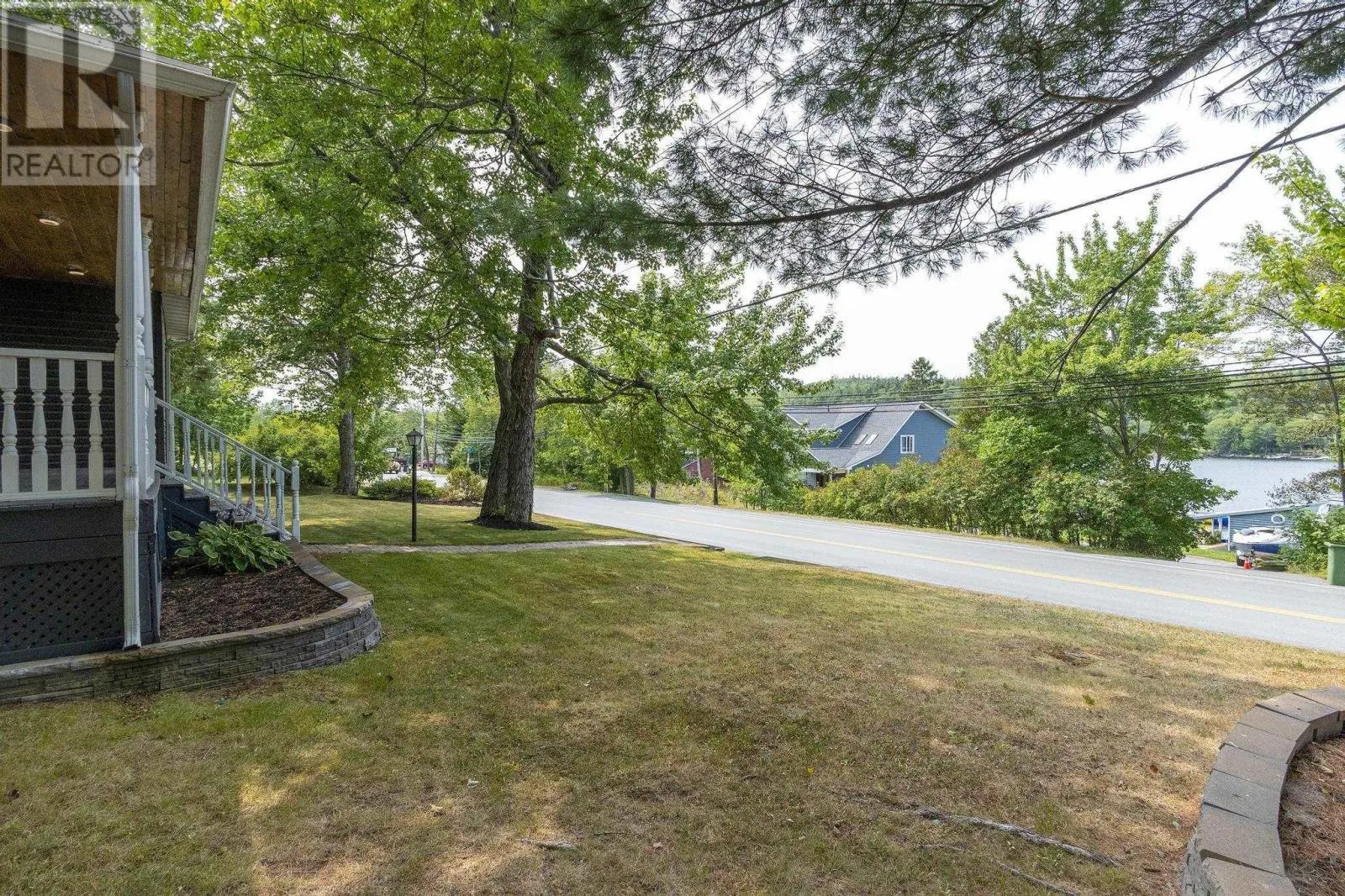 10 Howe Avenue