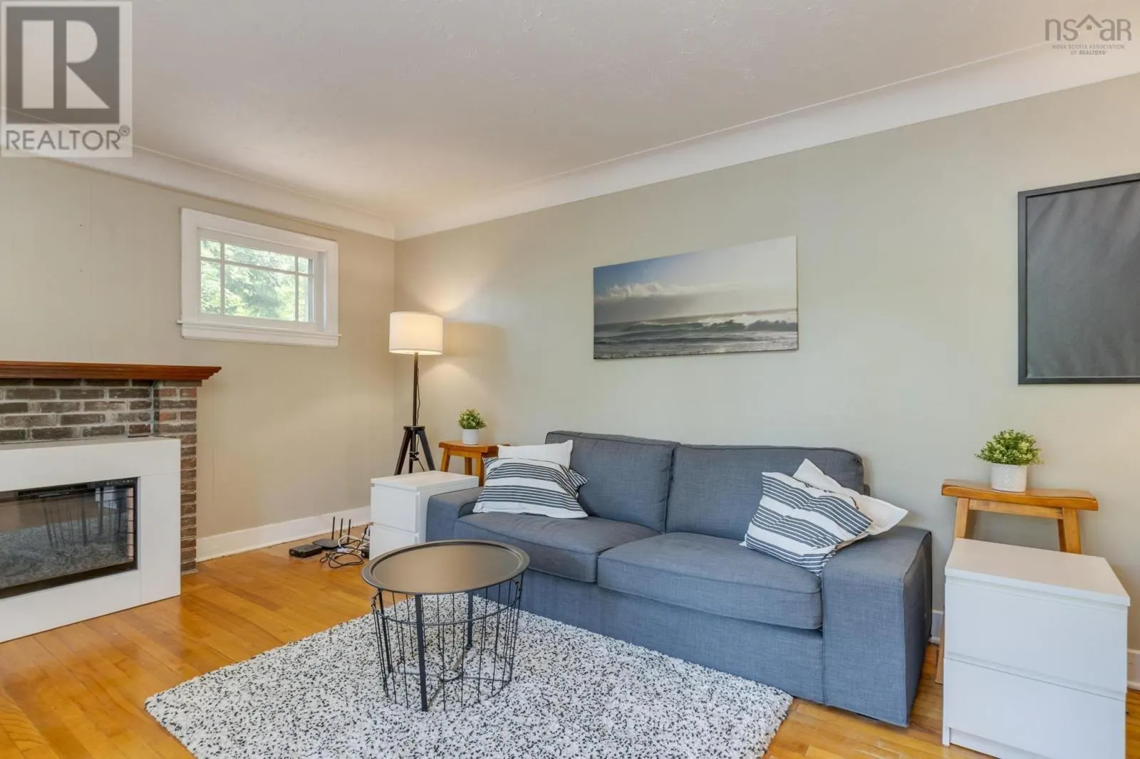10 Howe Avenue