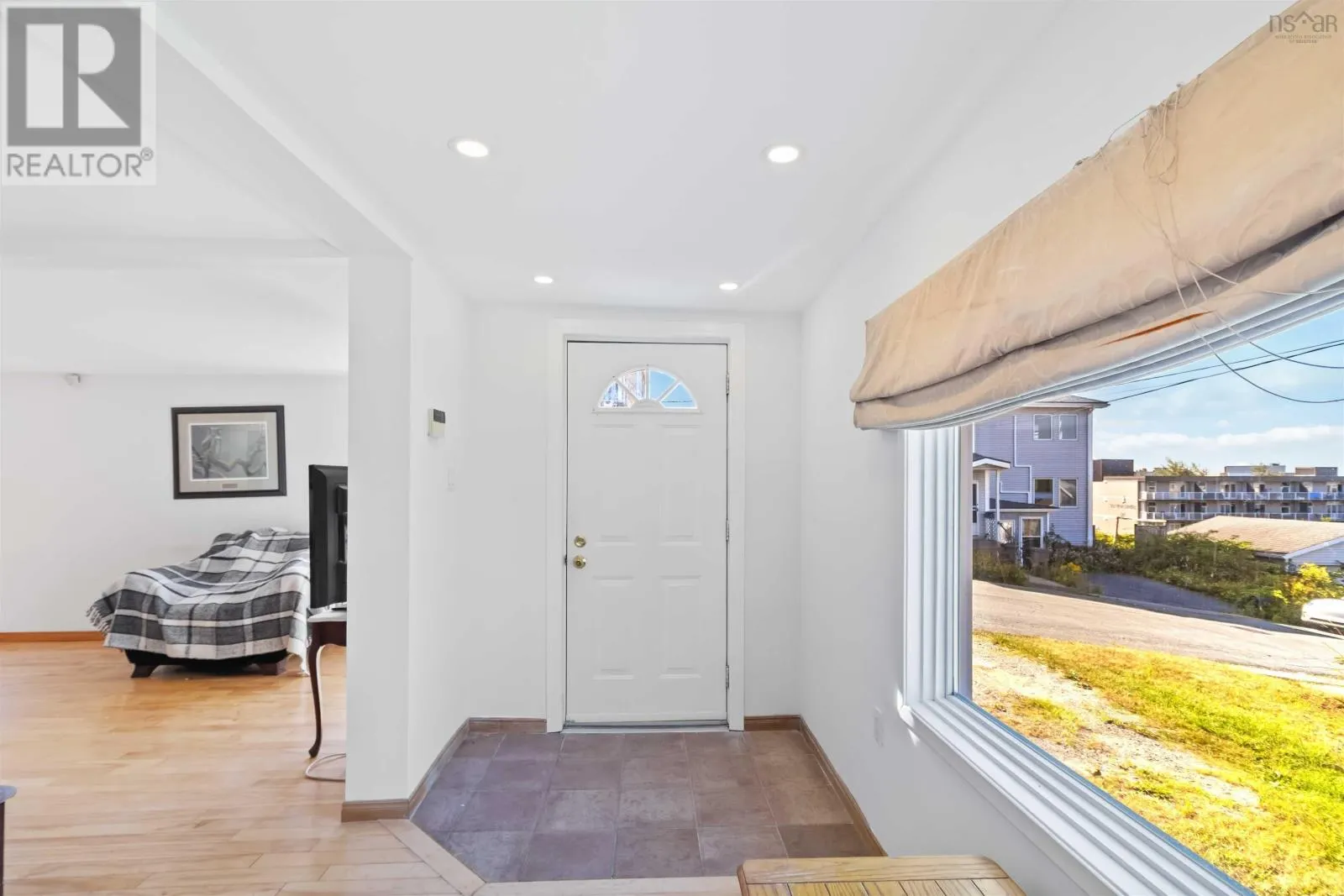 16 Stephen St