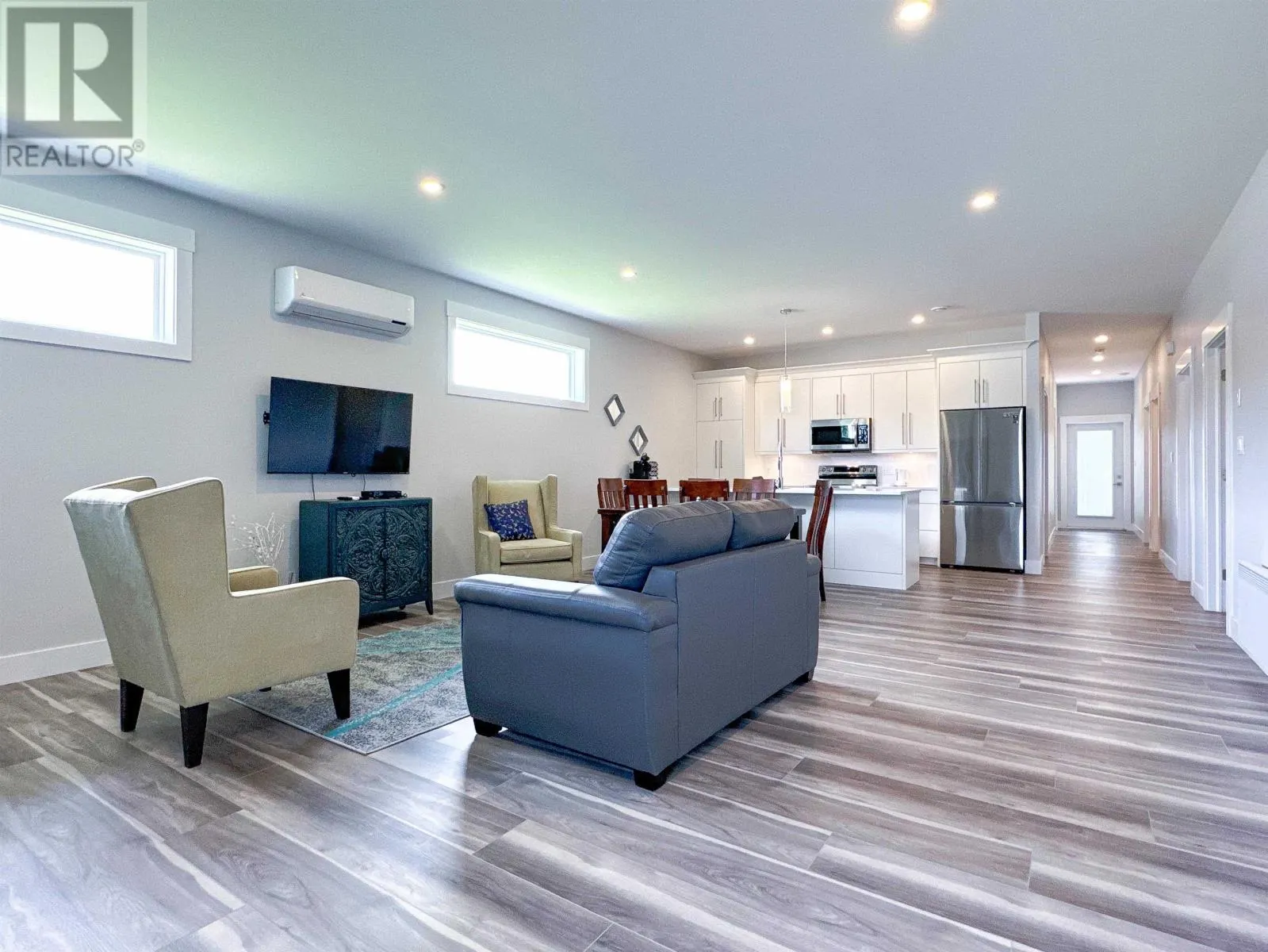 15 Captain James Crescent