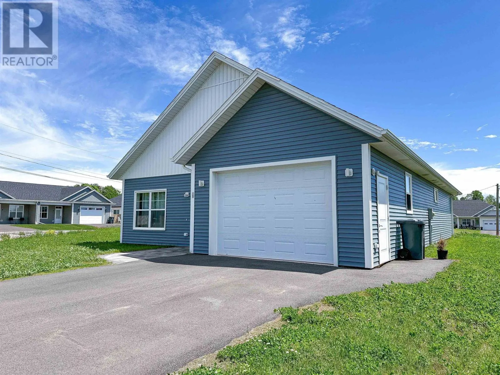15 Captain James Crescent