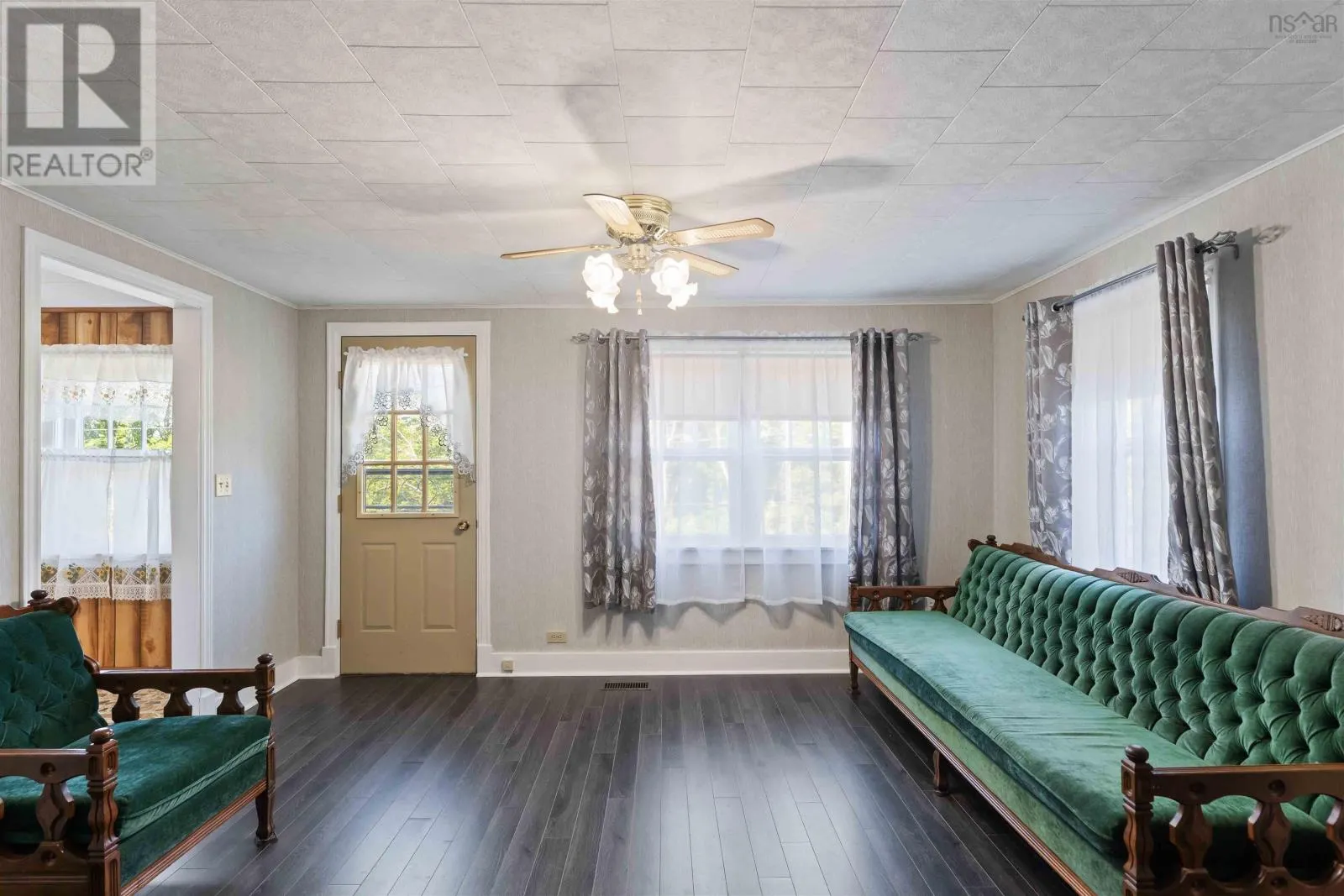 548 Lighthouse Road