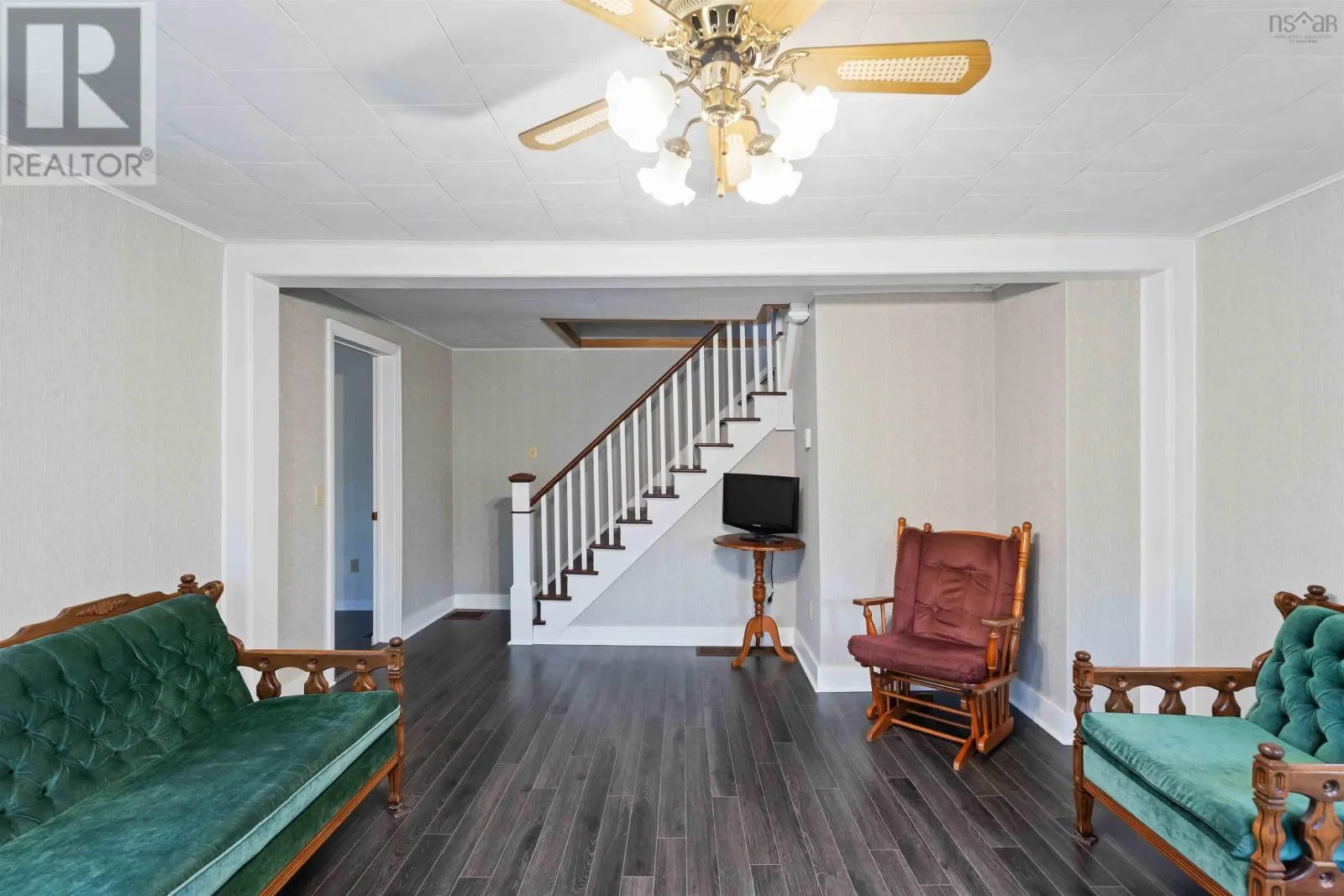 548 Lighthouse Road