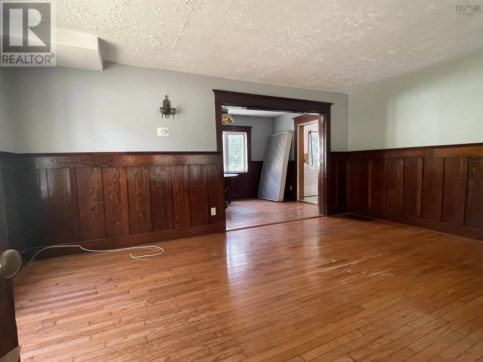 58 Seventh Street|58 7th Street