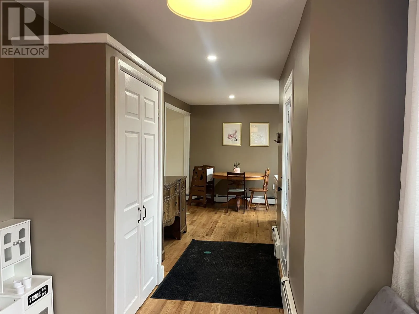 6 CONNOLLY Lane