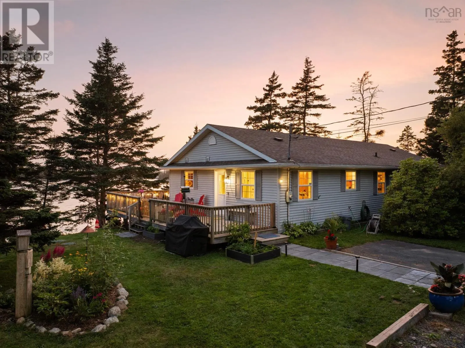 8748 Peggys Cove Road