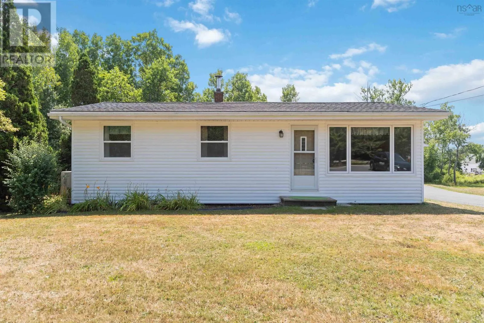 142 Old Halifax Road W