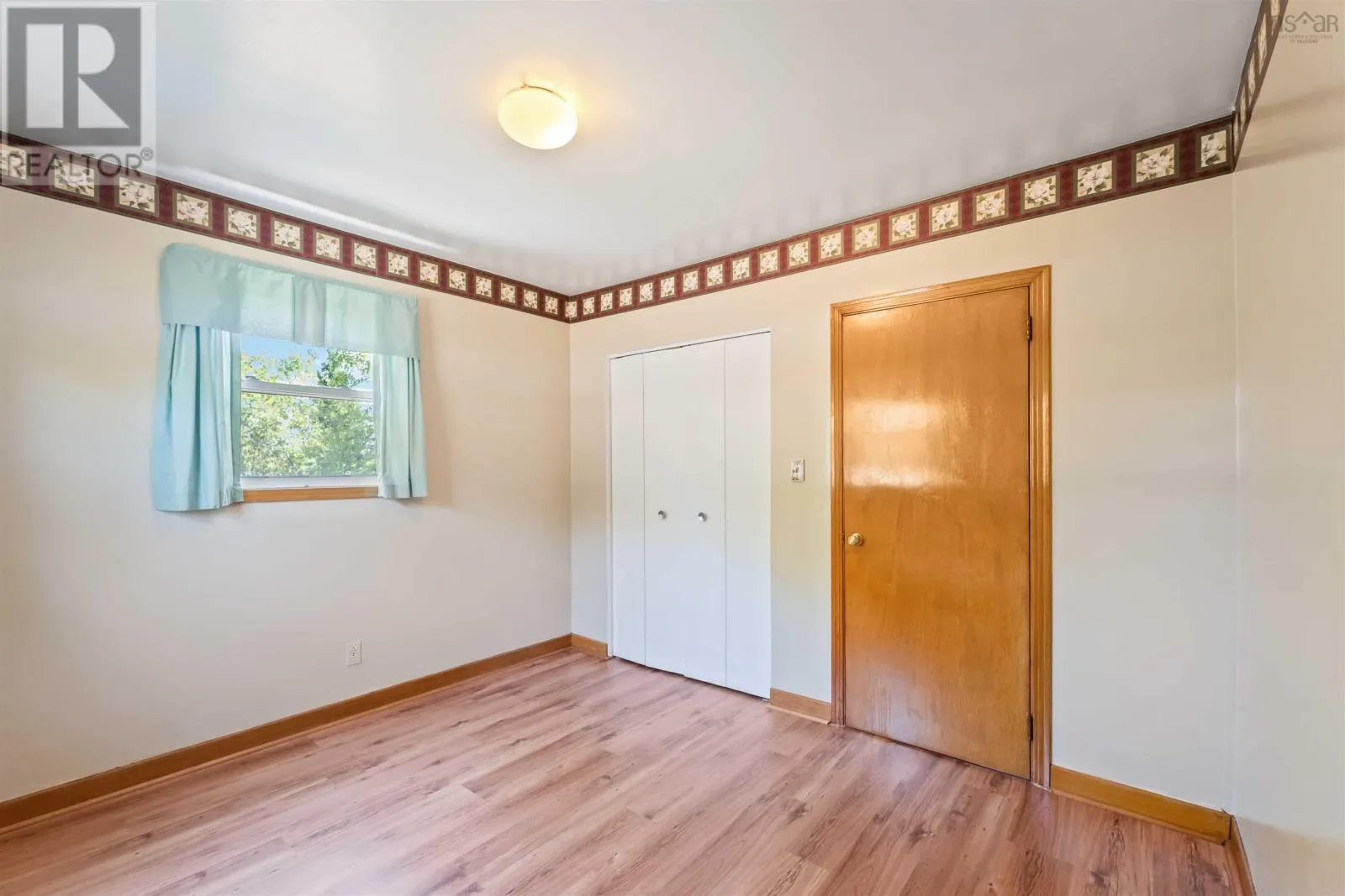 142 Old Halifax Road W
