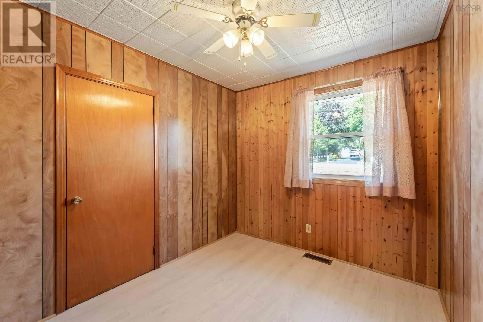 142 Old Halifax Road W
