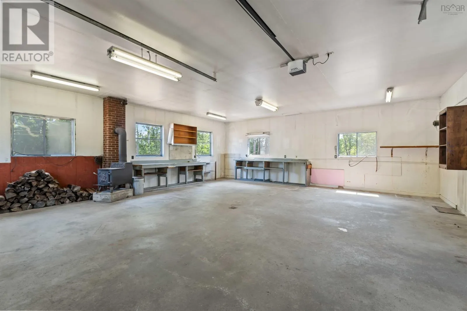 142 Old Halifax Road W