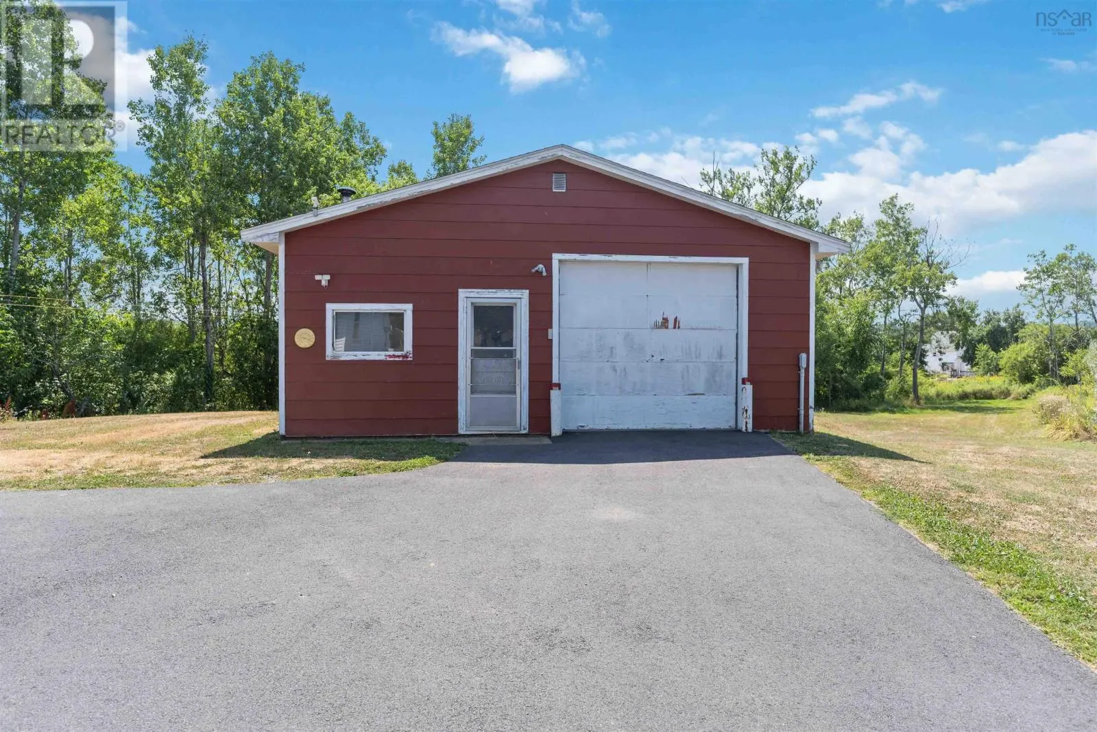 142 Old Halifax Road W