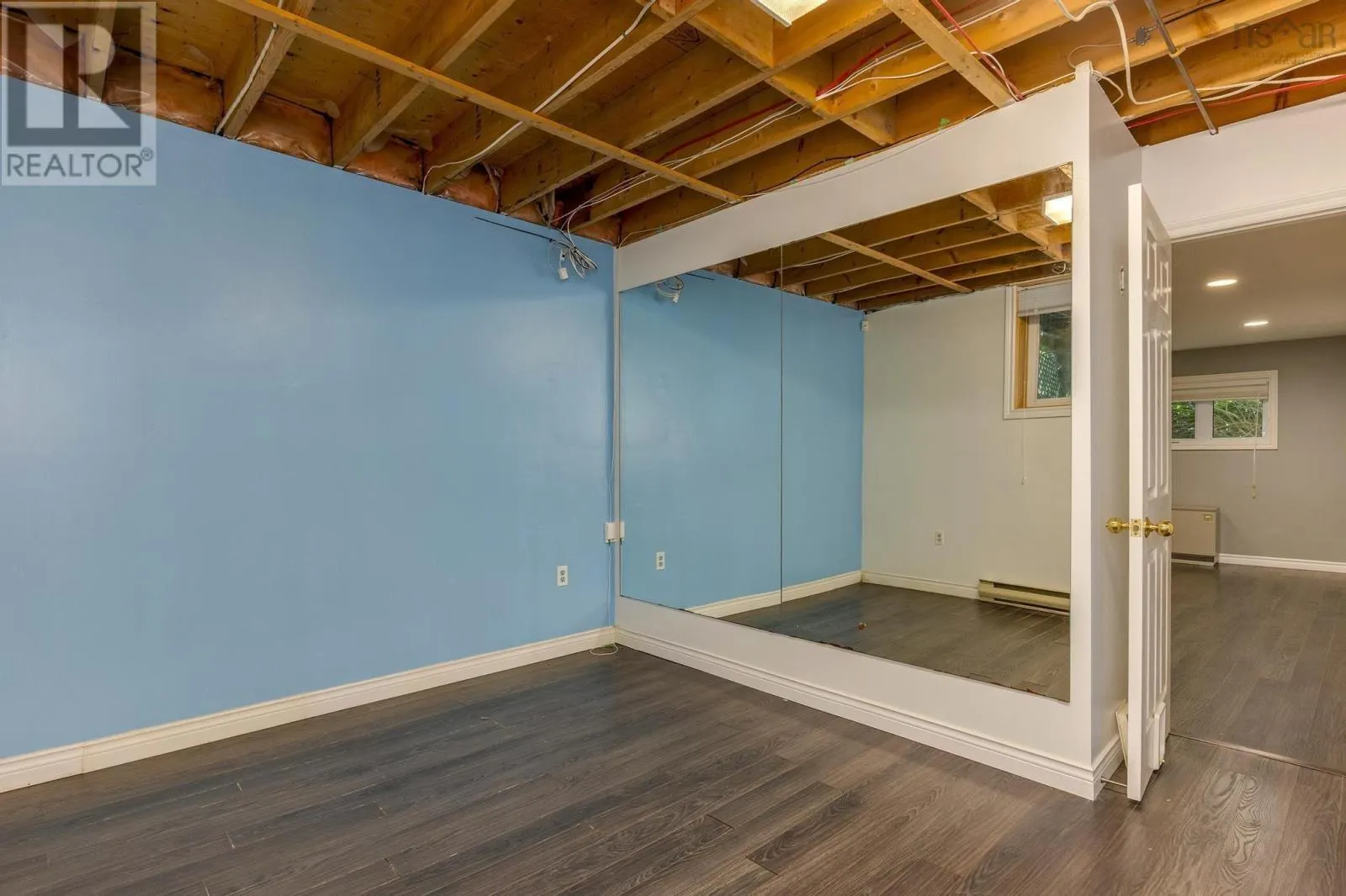 18 Anahid Court