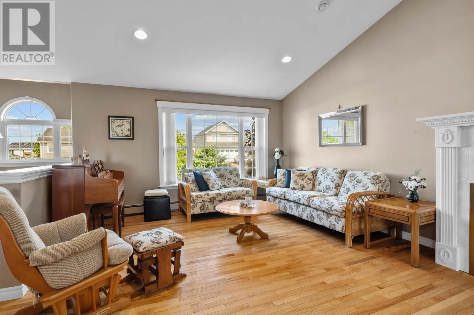 19 Horseshoe Boulevard