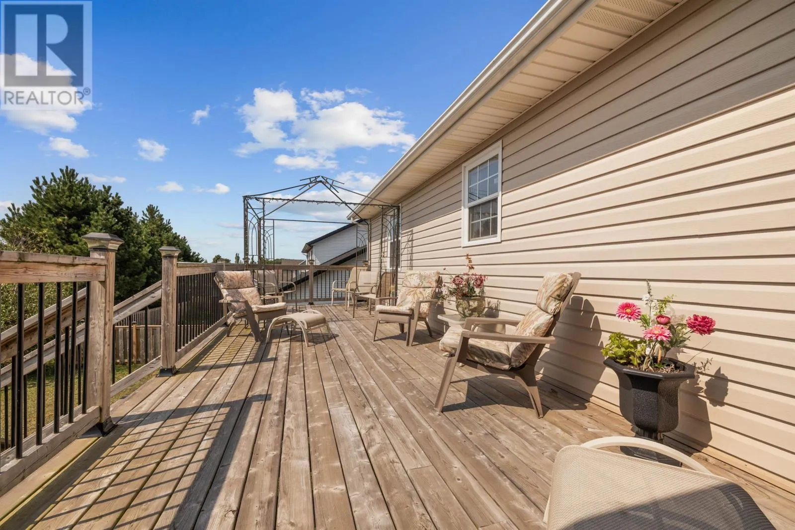 19 Horseshoe Boulevard