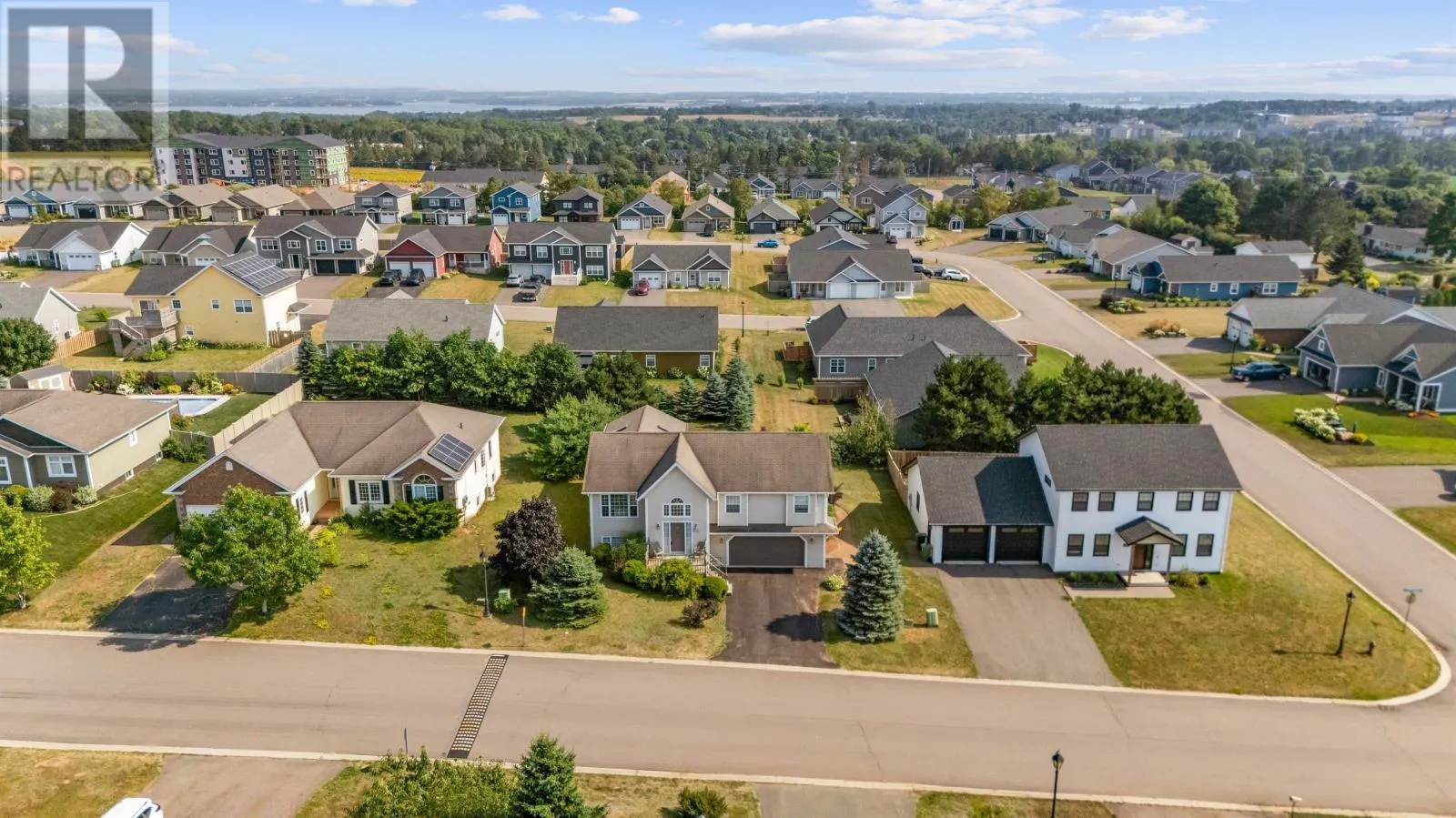 19 Horseshoe Boulevard