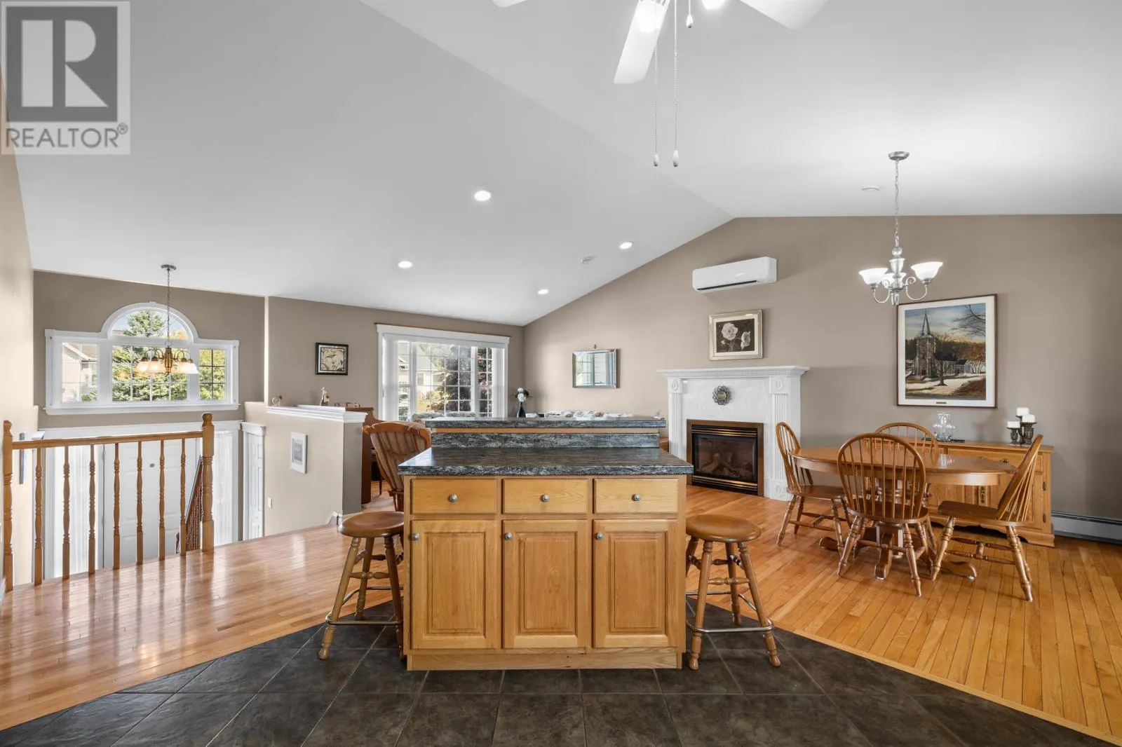 19 Horseshoe Boulevard