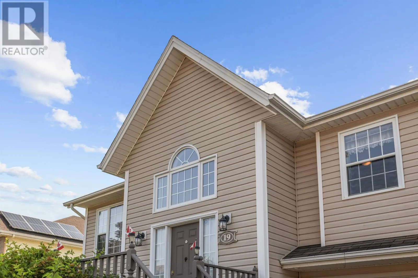 19 Horseshoe Boulevard