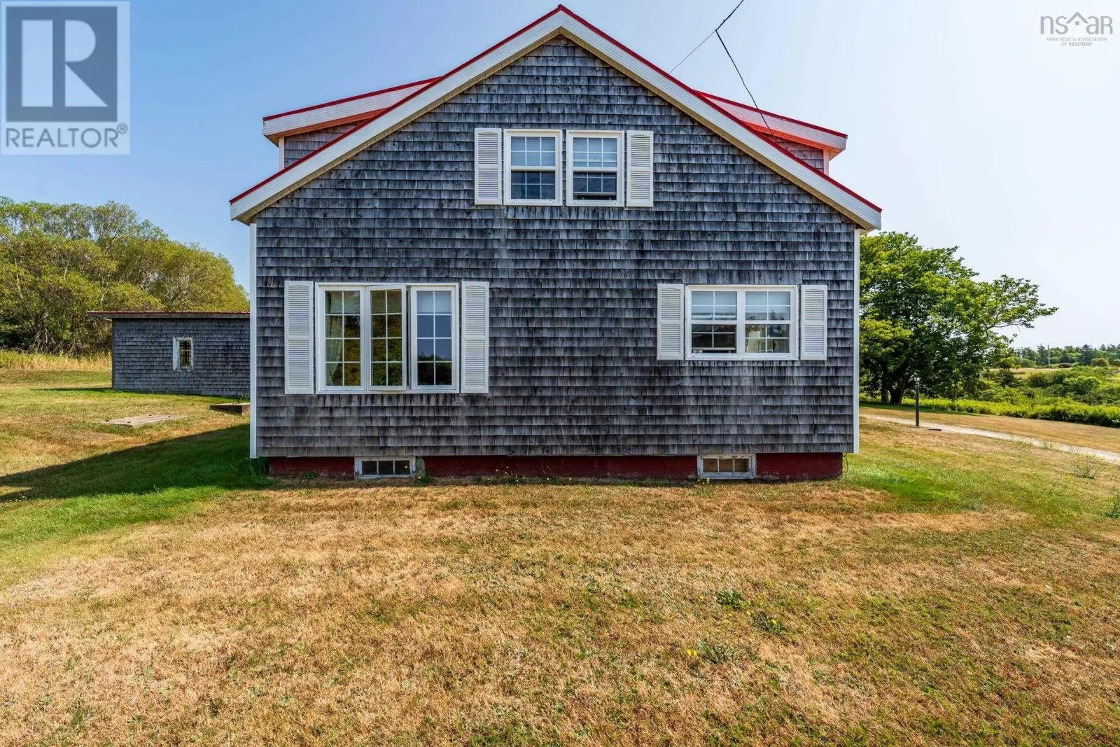 18 Riverside Lane
