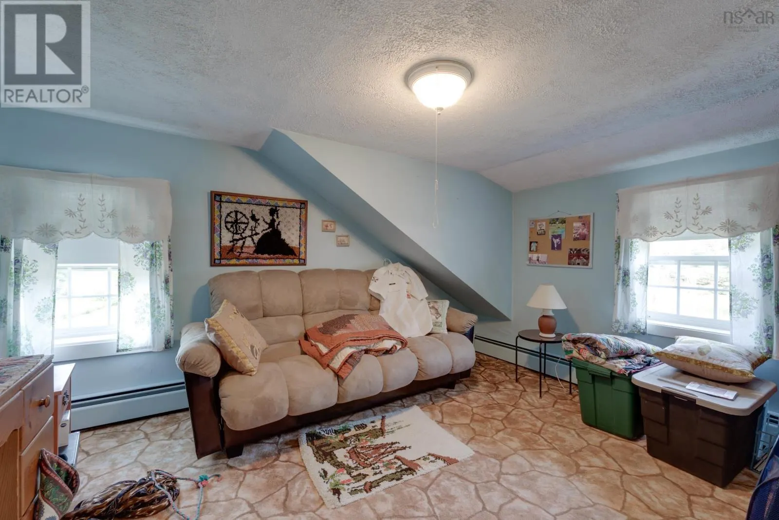 18 Riverside Lane