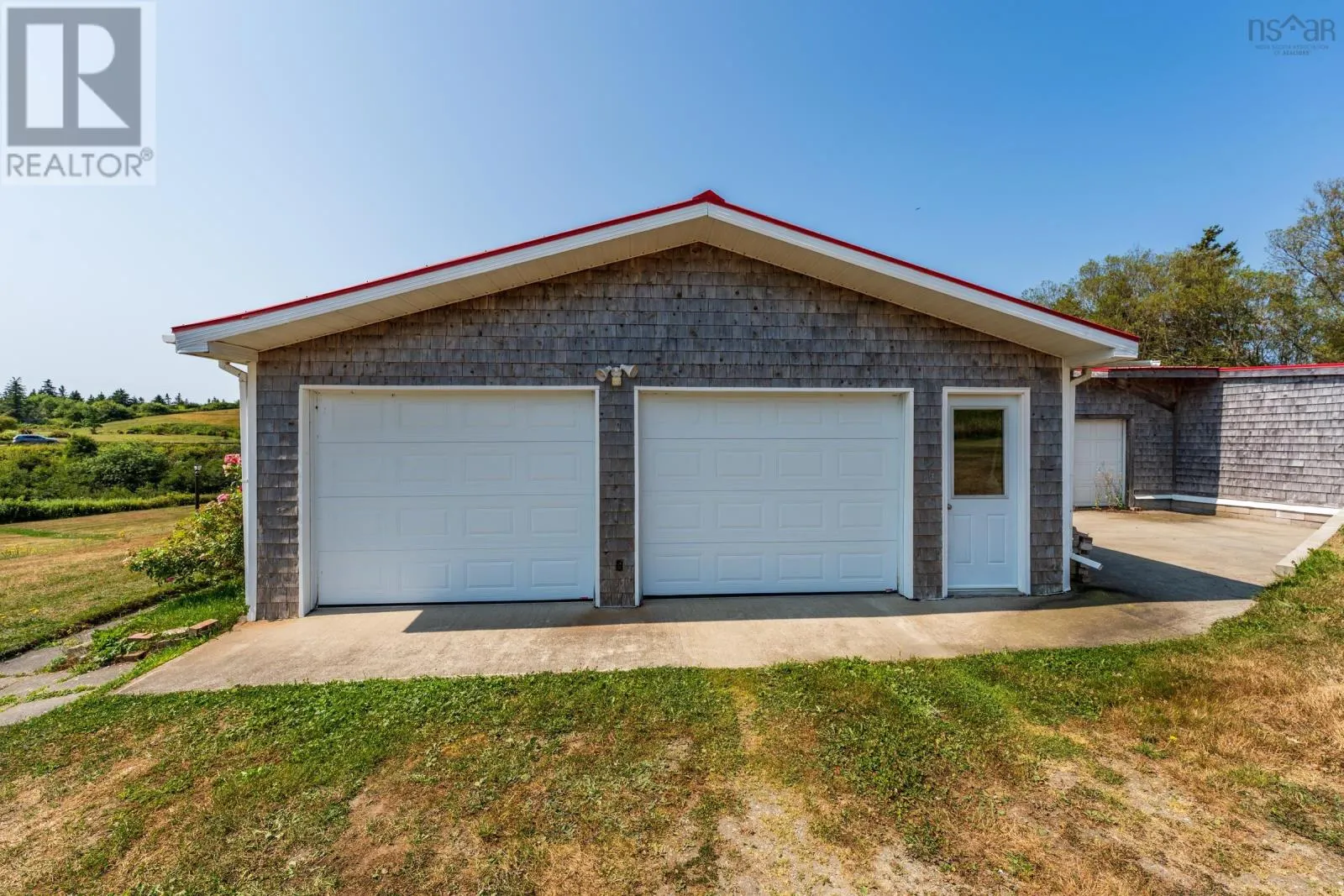 18 Riverside Lane