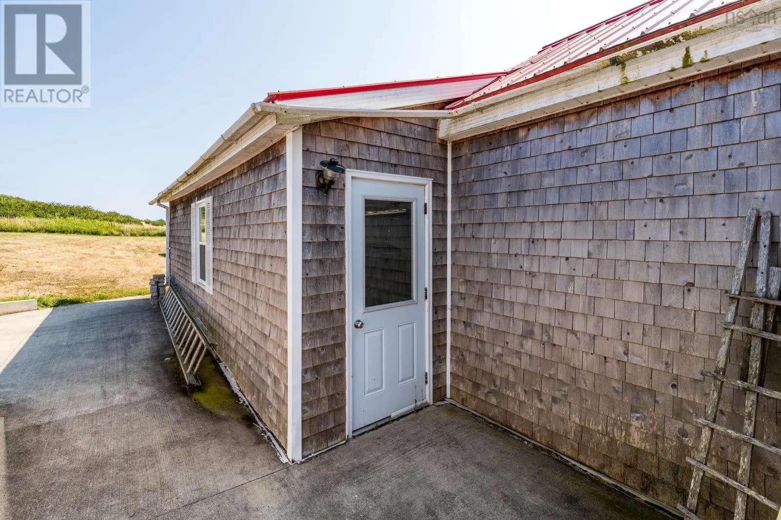 18 Riverside Lane