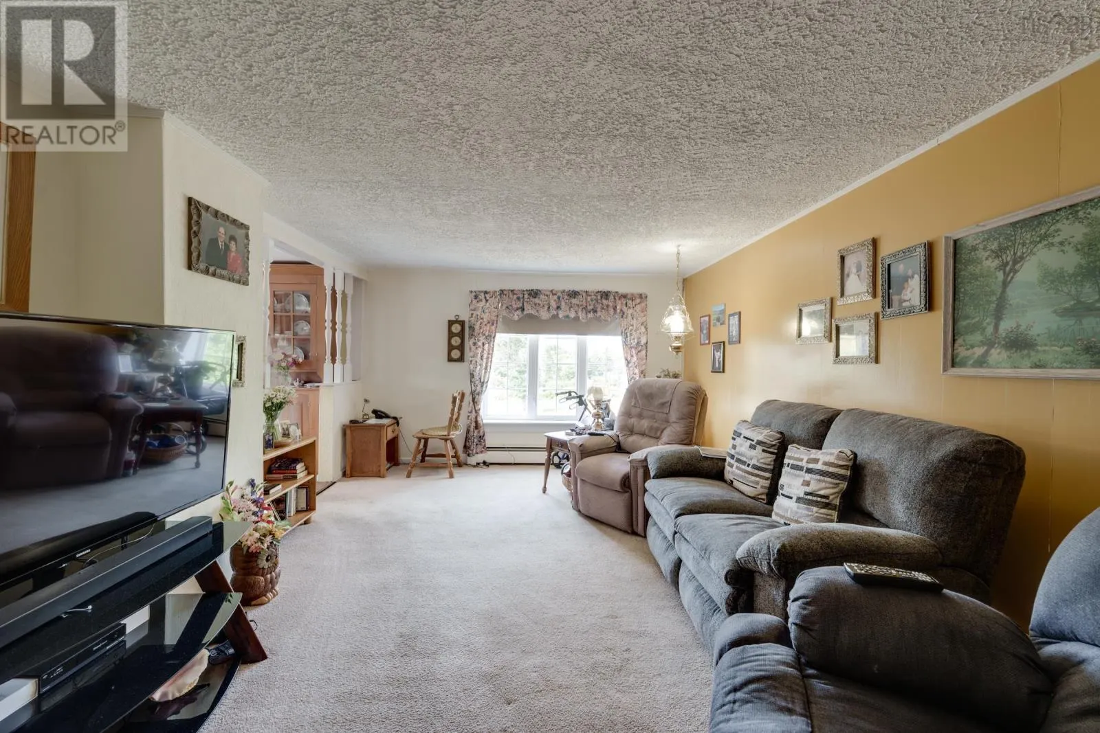 18 Riverside Lane