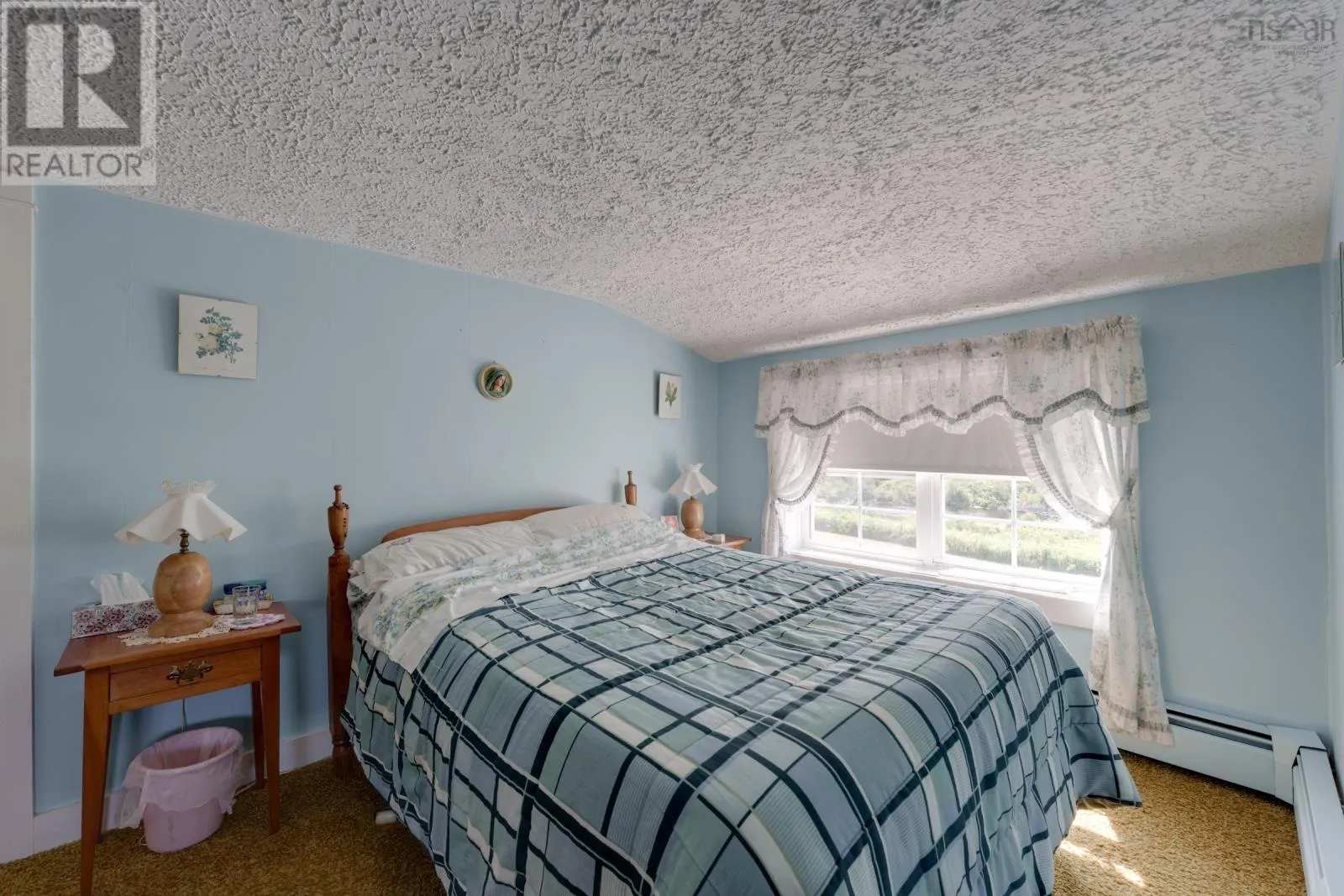 18 Riverside Lane