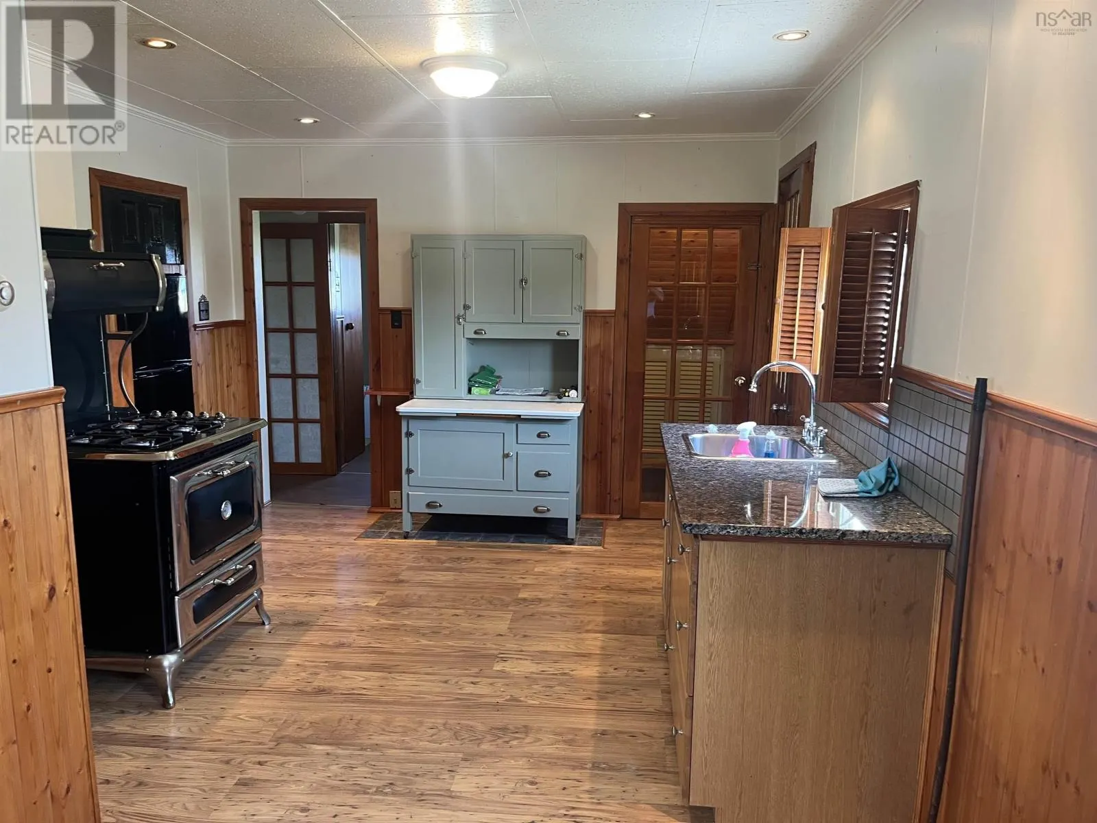 742 Donkin Highway