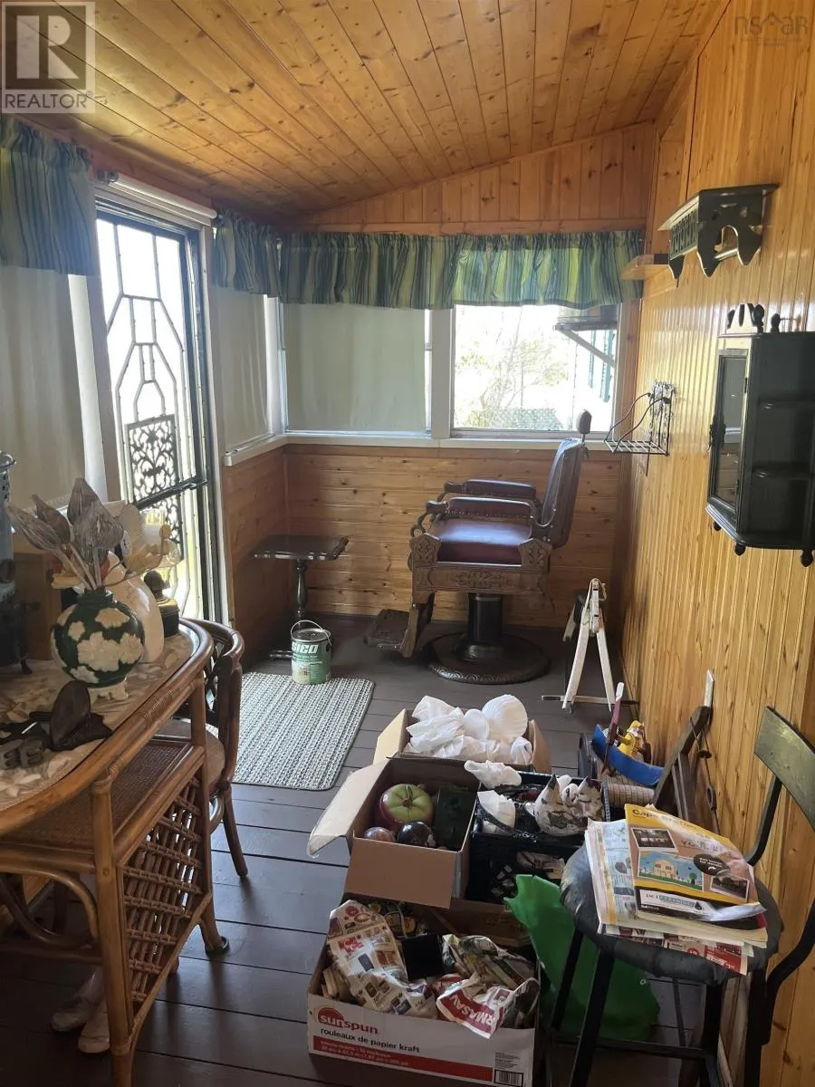 742 Donkin Highway