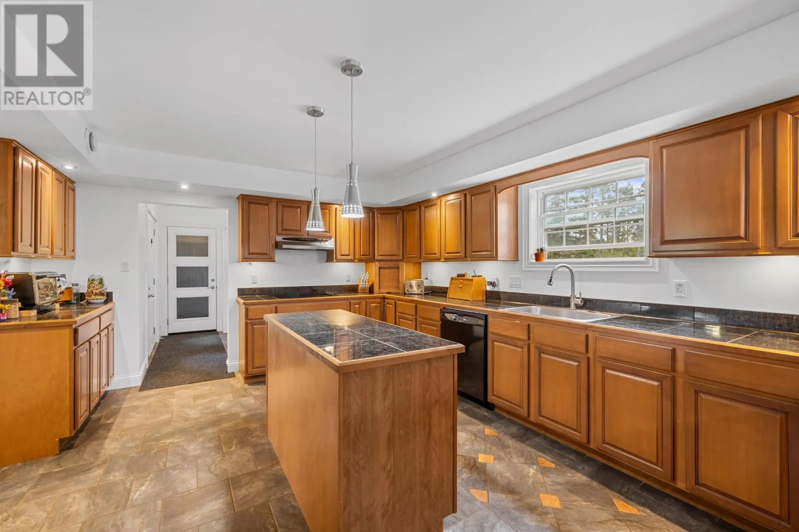 1071 Peters Road