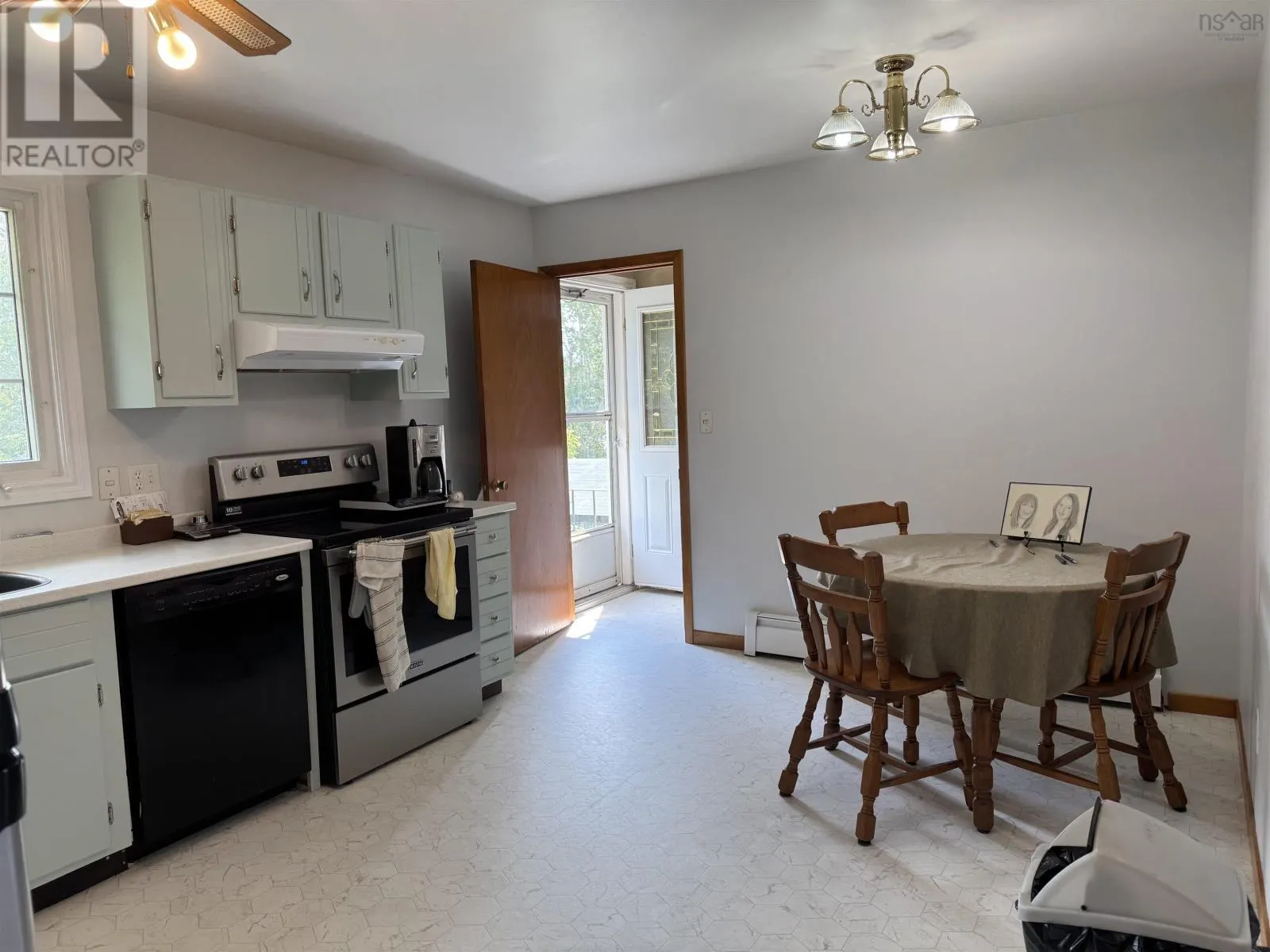 80 Lavinia Drive