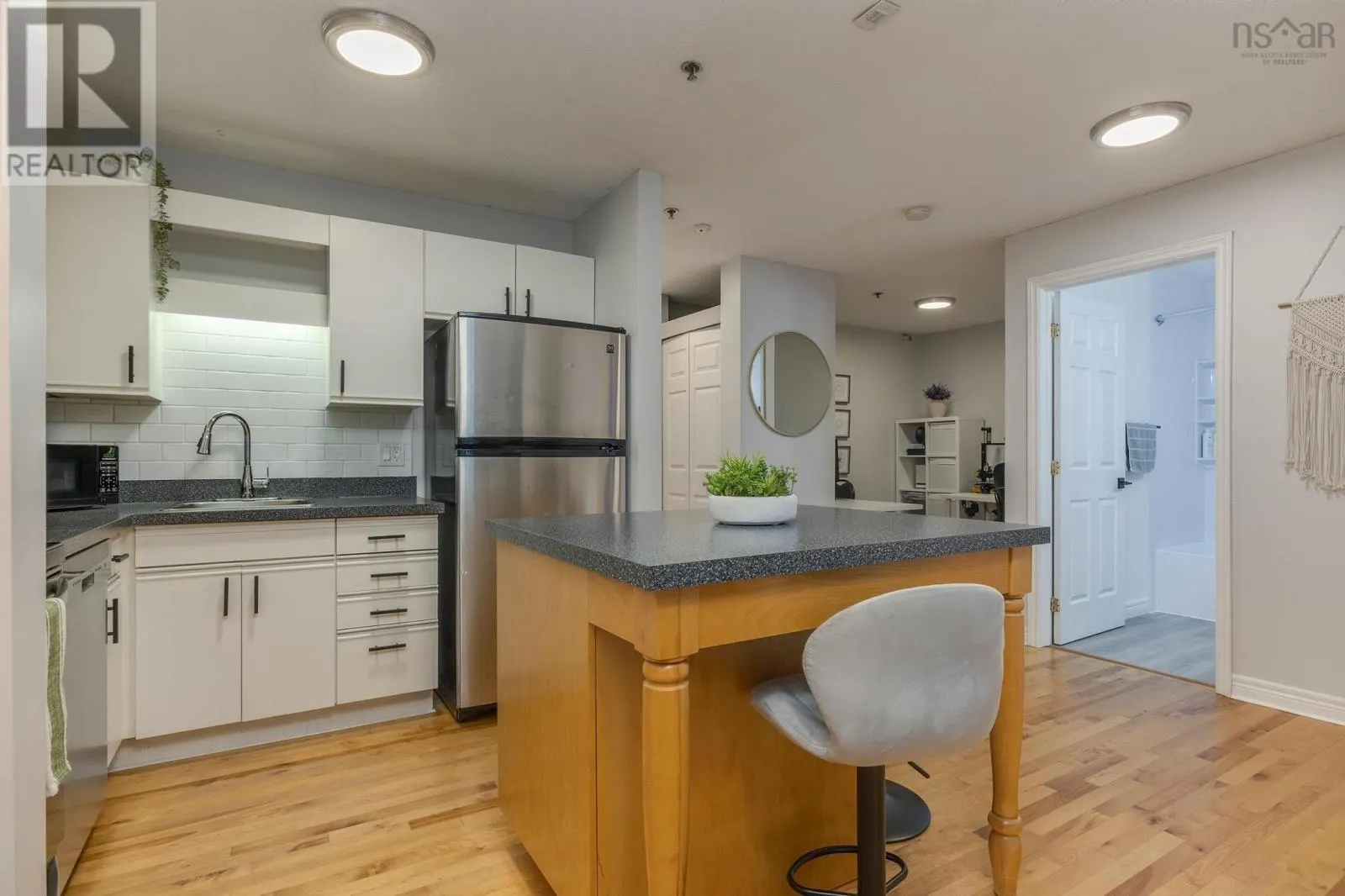 408 3700 John Parr Drive