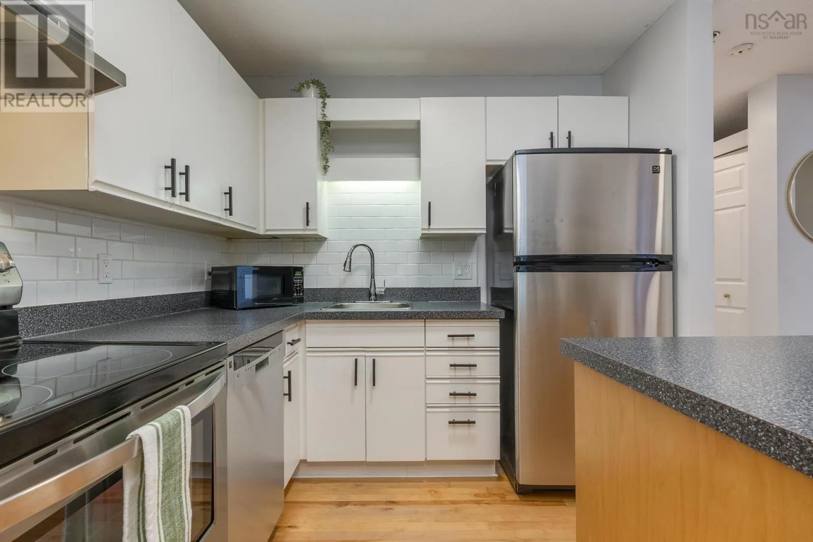 408 3700 John Parr Drive