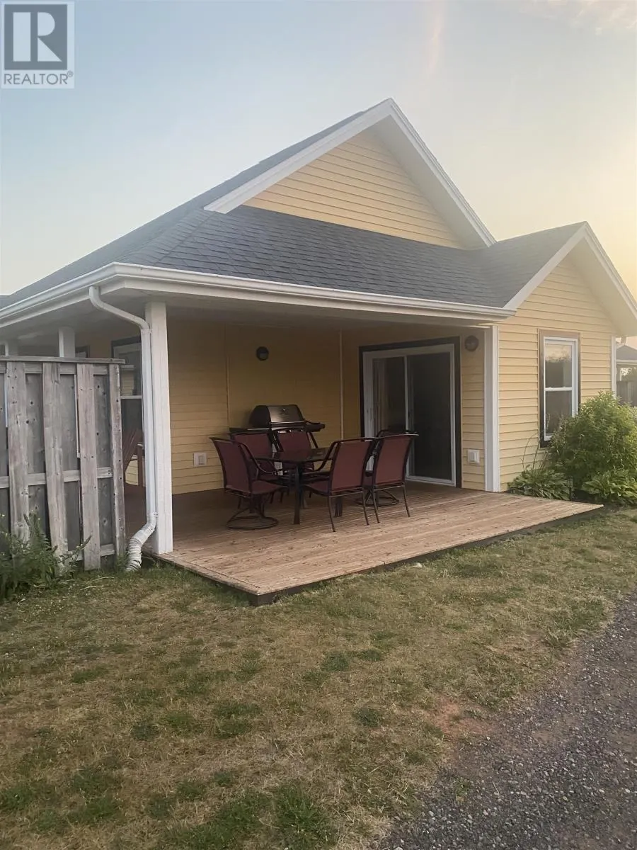 44 105 Schoolhouse Lane