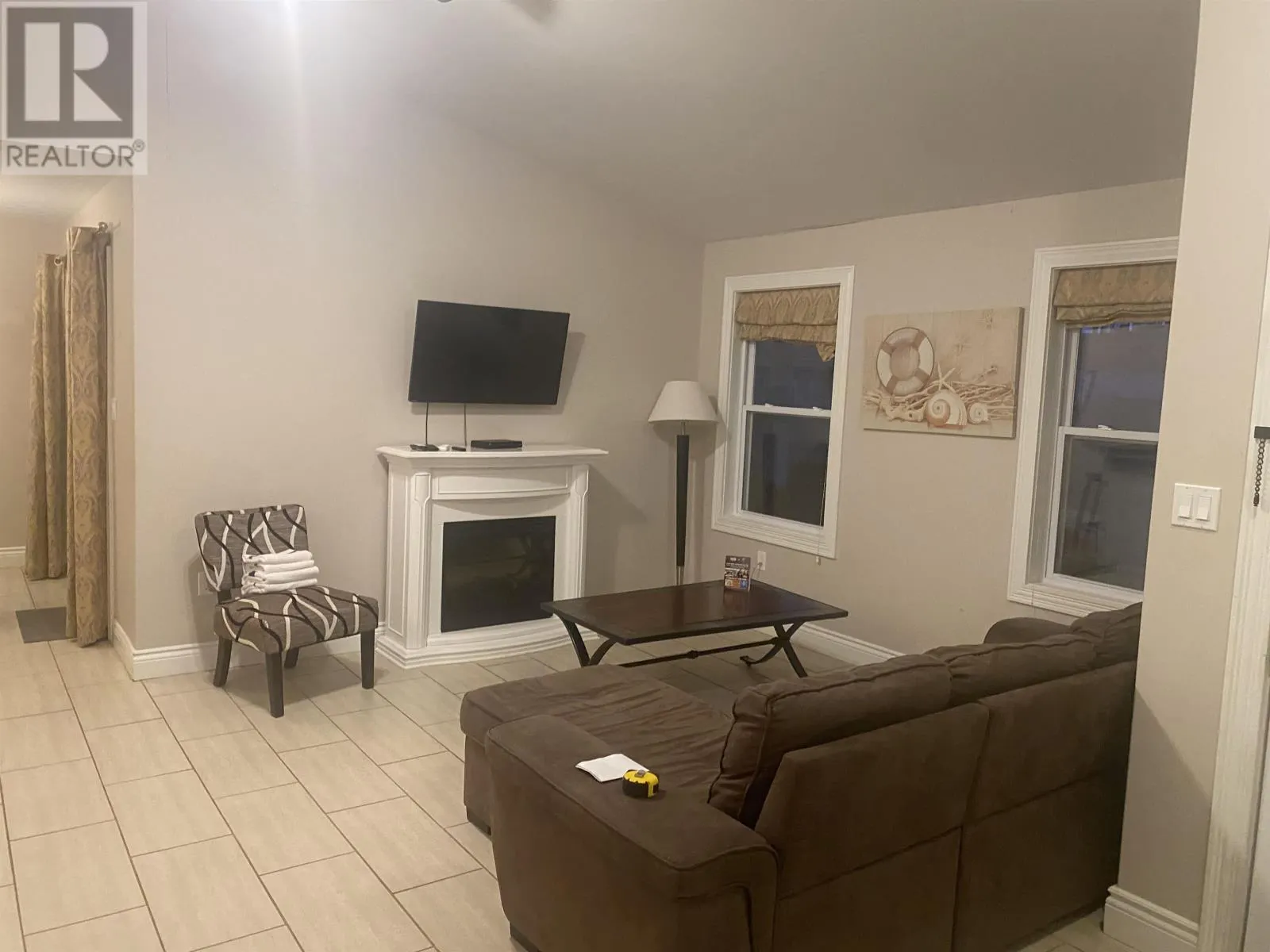 44 105 Schoolhouse Lane