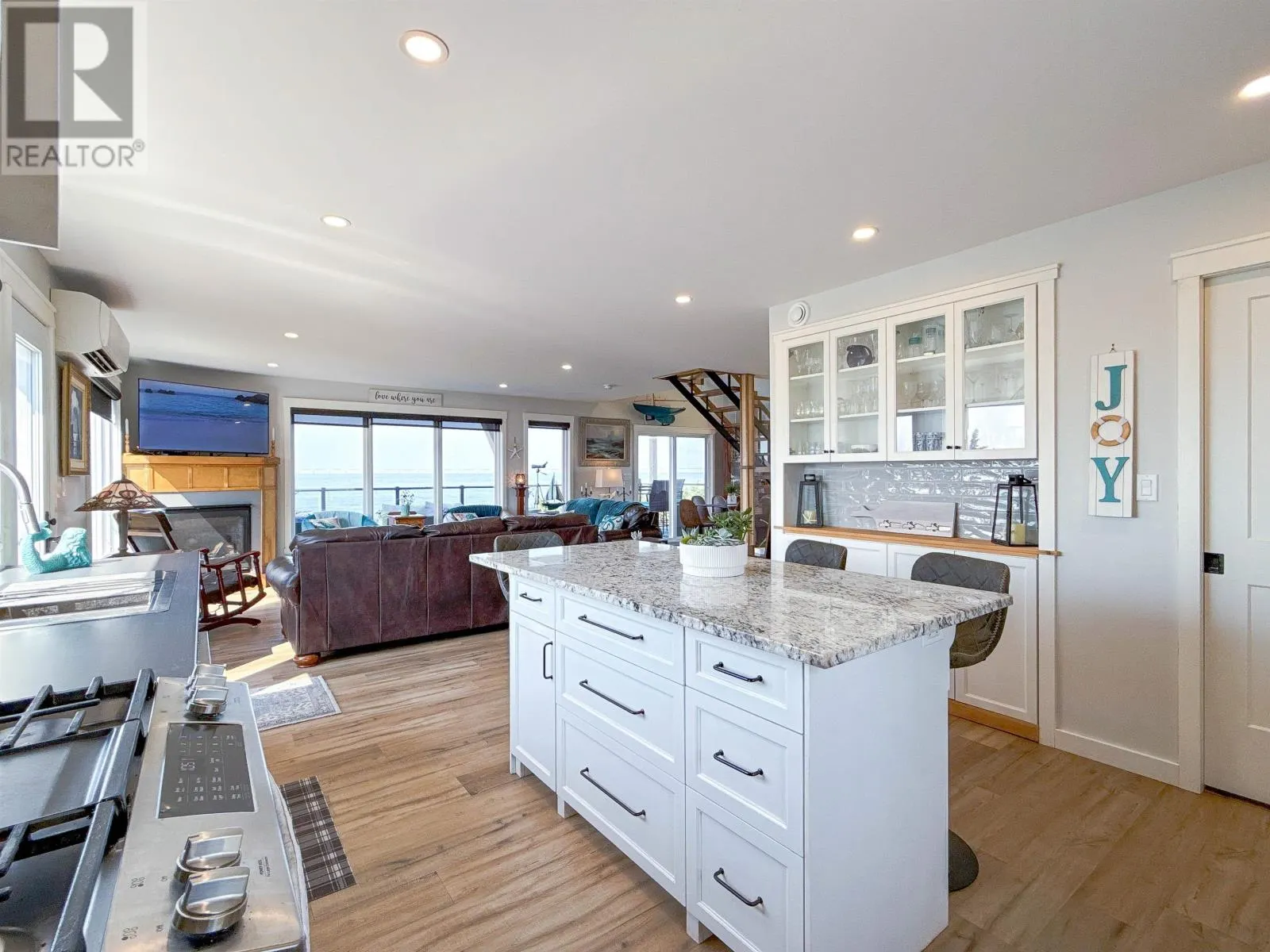 375 Campbells Way SW