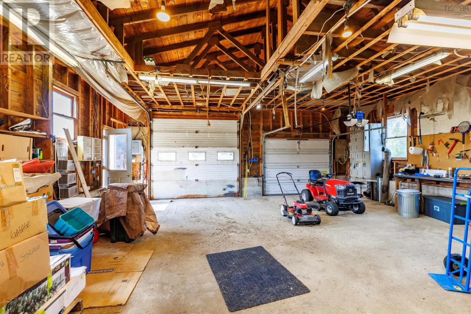 14 Pine Lane