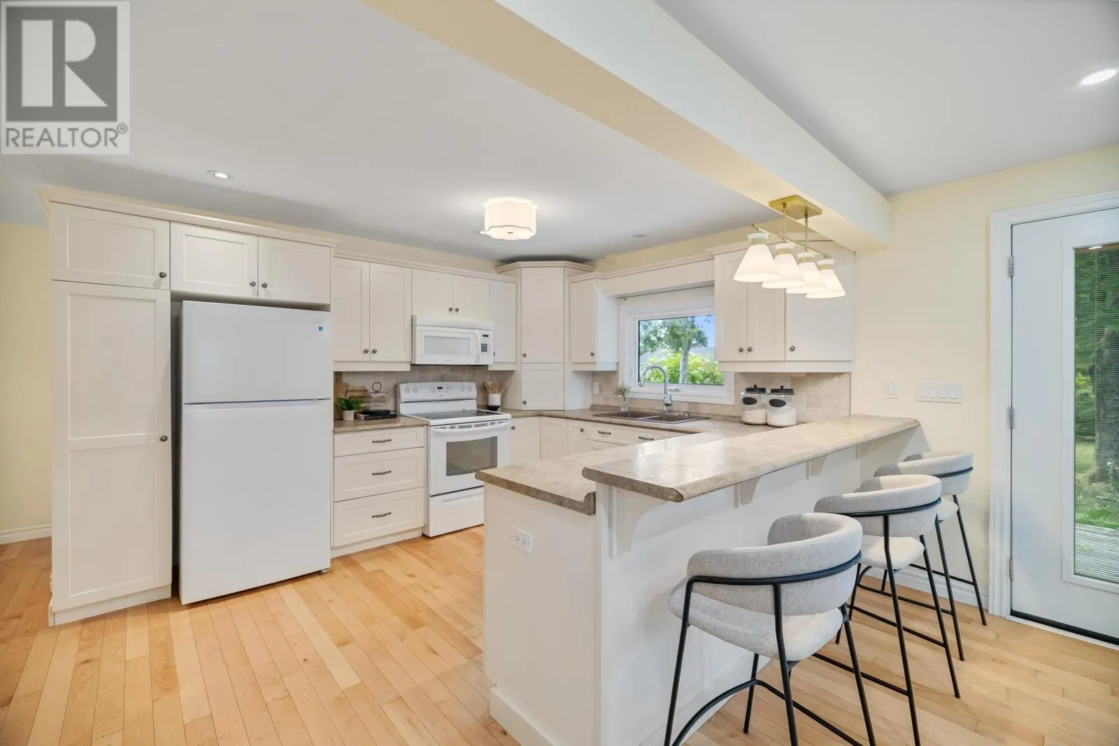 10 Emerald Drive